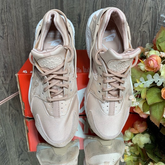 ❤️ WMNS NIKE AIR HUARACHE RUN Particle Beige/Parti - Picture 6 of 8
